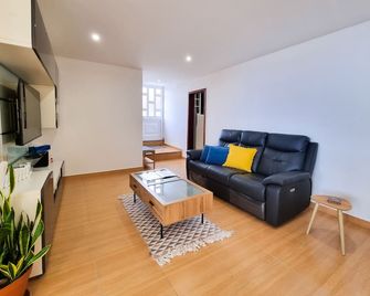 Casa Torbit, Apartment in Arco da Calheta - Arco da Calheta - Living room