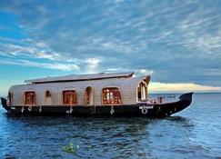 Aqua Jumbo Houseboat - Kumarakom - Edifici