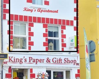 King's Apartment - Clifden - Building
