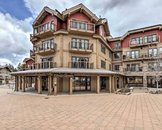 Central McCall Getaway Walk to Payette Lake! - McCall - Building