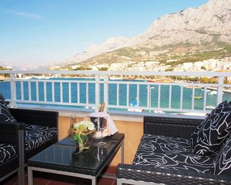 Apartel Park Osejava - Makarska - Parveke