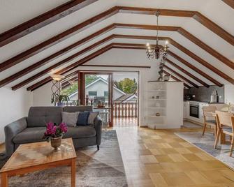 Ferienwohnung Fernsicht - Zwiefalten - Wohnzimmer