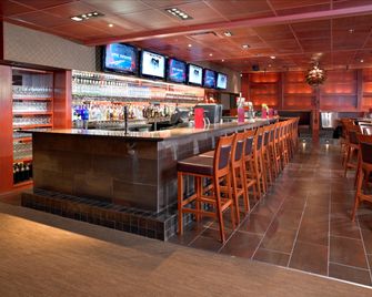 Coast Lethbridge Hotel & Conference Centre - Lethbridge - Bar