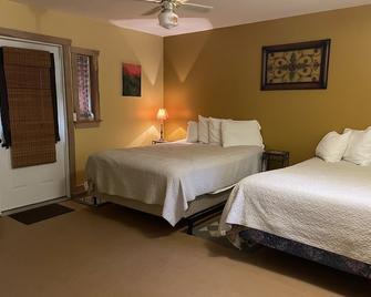 RGM Farms Guesthouse, rustic yet comfy with kitchenette. - Bourbon - Makuuhuone