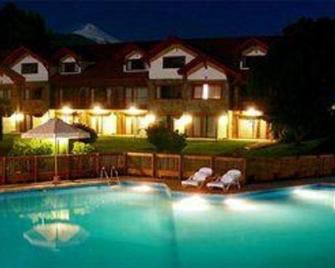 Hotel Pucon Green Park - Pucón - Pool