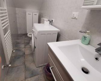 Holiday apartment Borzonasca for 1 - 5 persons - Holiday apartment - Borzonasca - Baño