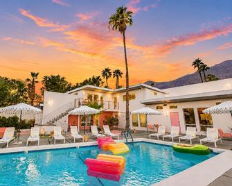 The Rosalie by AvantStay - Palm Springs - Bể bơi