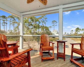 Dolphin Daze Beach House - Port St. Joe - Balcón