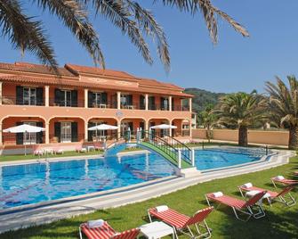 In Villa Luxury Apartment With Pool - Magoulades - Pool