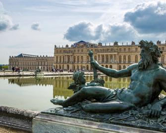 Ibis Versailles Château - Versailles - Bygning