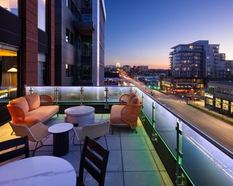 Moxy Madison Downtown - Madison - Balcony