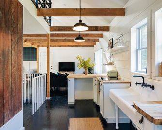 Founders Cottage - 2 Room With Kitchennete - Kenoza Lake - Cocina