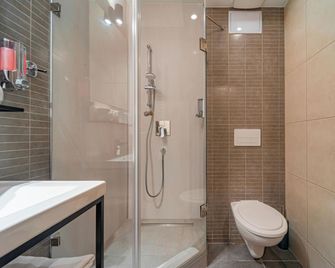 Vitta Hotel Superior - Budapest - Bathroom