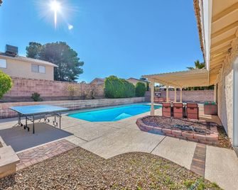 Charming & Stylish home can accommodate 8 guests! - Henderson - Piscina