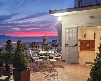 Hotel Dania - Sorrento - Balcón