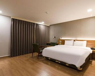 Anyang Cnc Hotel - Anyang