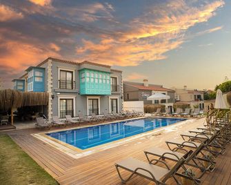 Bellezza Hotel Alacati - Cesme - Pool