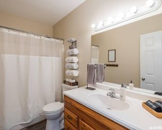 Cute & Close to Dining, Trails, Shopping, Airport! Perfect Anchorage location! - Anchorage - Baño