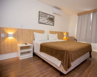 Tri Hotel Chapecó - Chapecó - Schlafzimmer