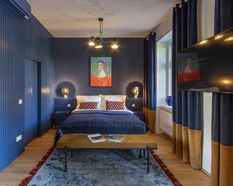 سيسي ويست - فيينا - غرفة نوم