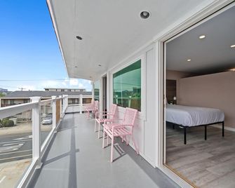 Pink Champagne Boutique Motel - Wildwood - Balkon