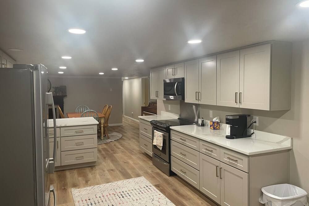 Brand New 3-bedroom basement apartment with WiFi, AC in South Jordan - South Jordan - Кухня