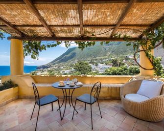 Hotel Ravesi - Malfa - Balcony