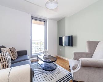 The Stratford Apartment - London - Living room
