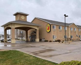 Super 8 by Wyndham Great Bend - Great Bend - Edificio