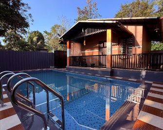 Wayanad Cococs Villa - Tariyode - Zwembad