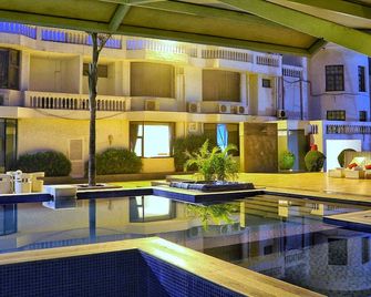 Spara Boutique Resort - ניו דלהי - בריכה