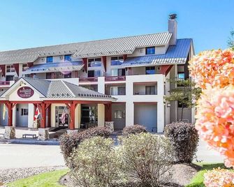A Spectacular White Mountain Getaway - 2bd/2bth Deluxe - Lincoln - Bygning