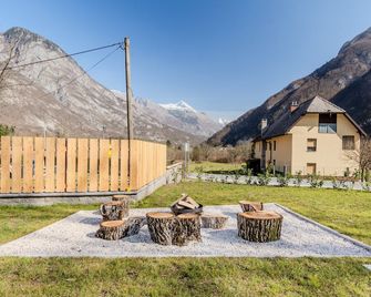 Alps2sea Apartment House - 드레즈니차 - 파티오