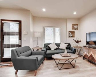 The Hollyhock Hideaway - Close to Slopes - Georgetown - Sala de estar
