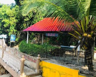 Kapas Coral Beach Resort - Marang