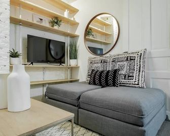 Designerflat Nestled Between Dupont&logan Circles - Washington, D.C. - Wohnzimmer