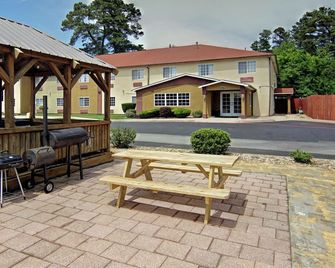 Hometown Inn & Suites - Longview - Pátio