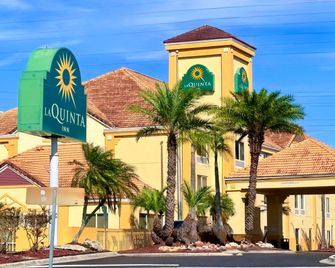 La Quinta Inn & Suites by Wyndham Orlando Universal area - Orlando - Edificio