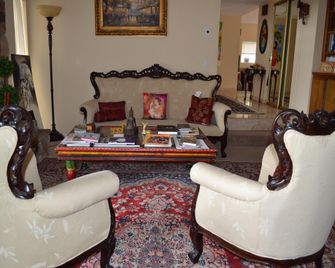 Bed And Breakfast In Hollywood Hills - Los Angeles - Lobby