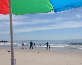 Beach Bum's Haven. Private suite located one block from beach and boardwalk. - 大西洋城 - 海灘