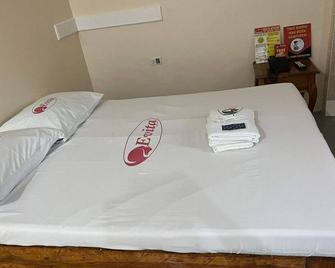 OYO 1026 Evita Hotel Bacoor - Bacoor - Sypialnia