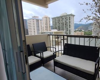 Lovely Condo 2 Bedrooms, 2 bathrooms, free 1 Parking at Waikiki Beach - Honolulu - Balkon