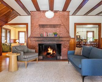 Historic Catskills Retreat - Sun deck, hammock, fire pit - 90 minutes from NYC - Wurtsboro - Sala de estar