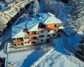 Appartamento Niblet 2 - Affitti Brevi Italia - Sauze d'Oulx - Building