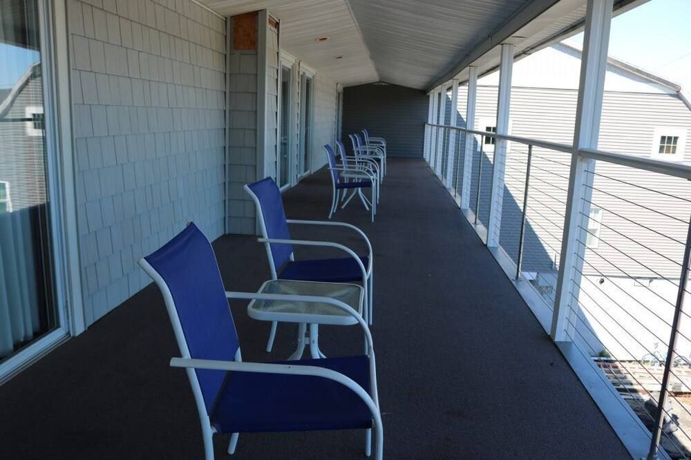 The Anchor Inn - Watkins Glen - Balcony