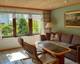 Comfortable apartment high above Dresden at the top of the Elbe valley - Dresde - Sala de estar