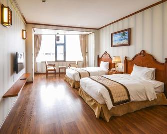 Huong Viet Hotel Quy Nhon - Beachfront - Qui Nhon - Habitación