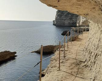 Renting A Studio In Hauteville In Bonifacio - Bonifacio