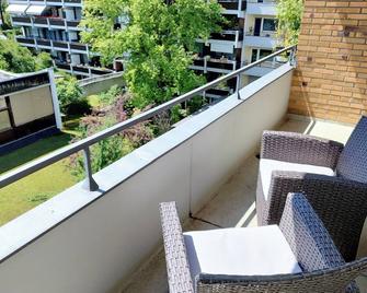 Sonnige 1 Zi. Wohnung mit Balkon - Munic