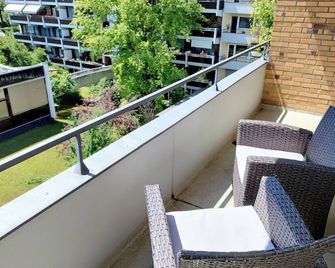 Sonnige 1 Zi. Wohnung mit Balkon - מינכן - מרפסת